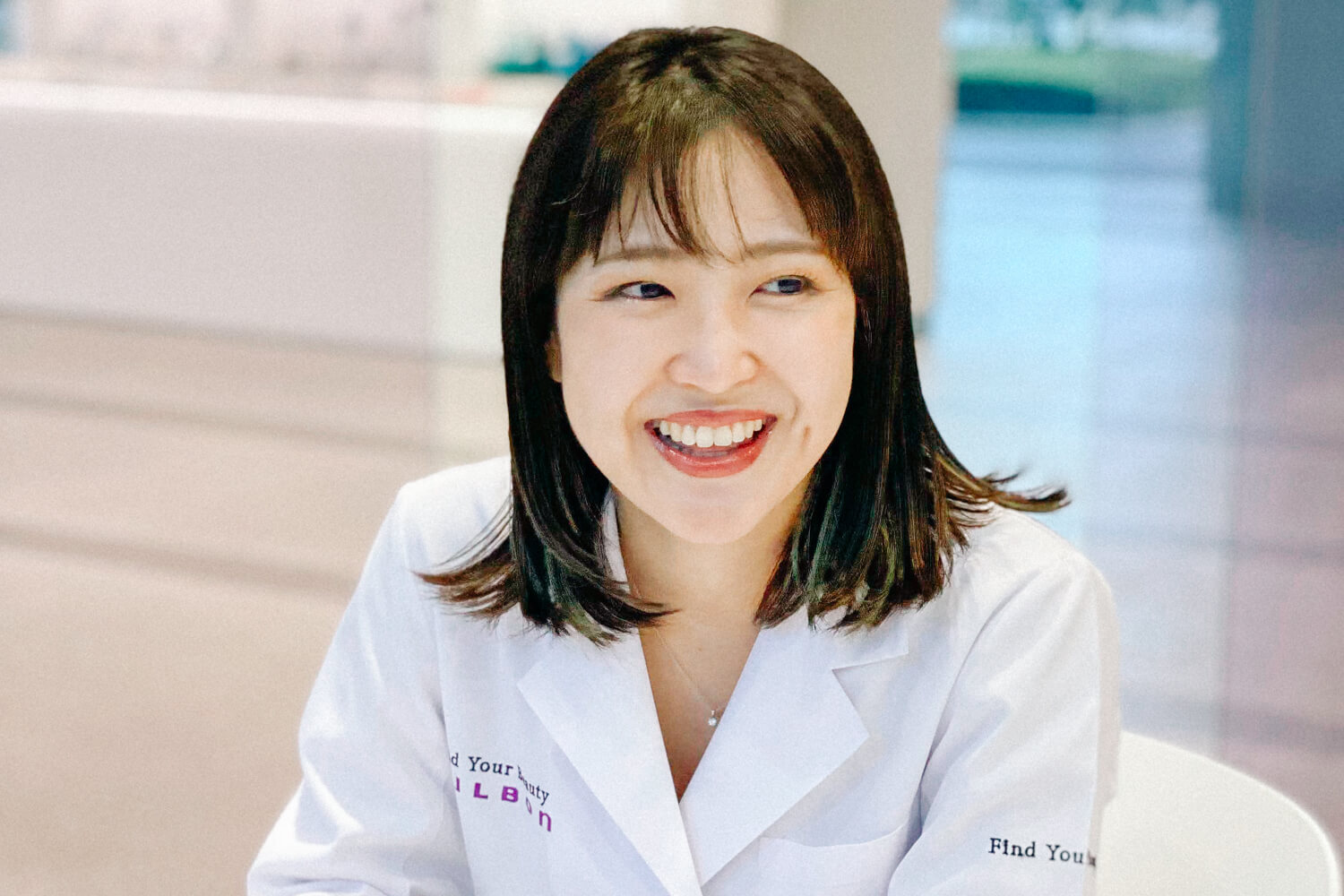 白髪には早めの頭皮ケアが有効 ミルボンが徹底研究する白髪のひみつ Find Your Beauty Magazine 白髪には早めの頭皮ケアが有効 ミルボンが徹底研究する白髪のひみつ Find Your Beauty Magazine